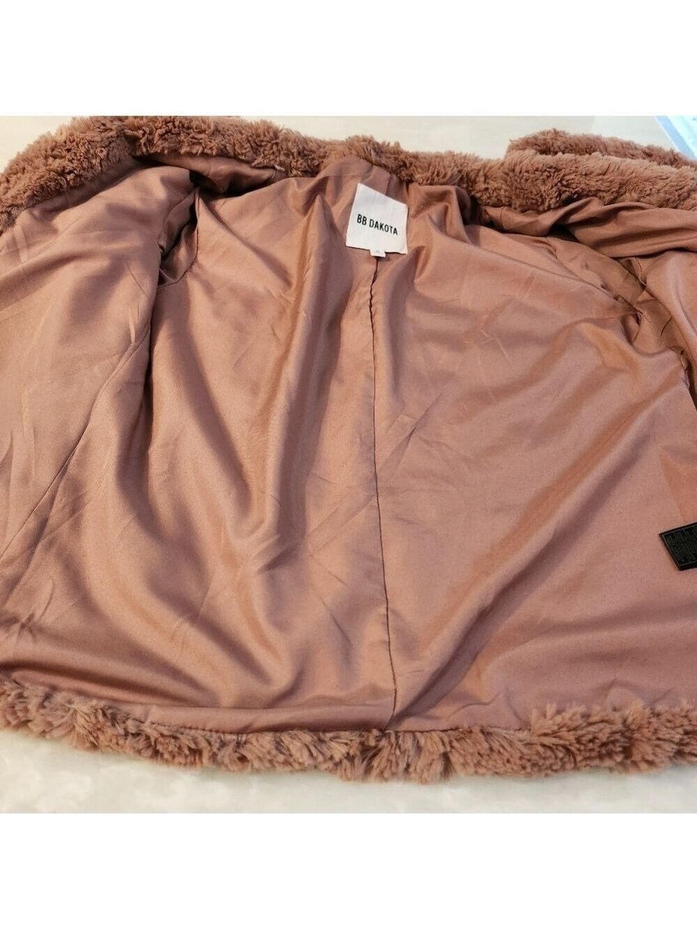 BB Dakota Blush Faux Fur Coat - Picture 9 of 9